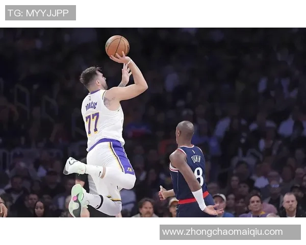 八村塁赛季首扣篮精彩瞬间回顾东契奇之前的勉强扣篮对比分析 八村塁赛季首扣篮精彩瞬间回顾东契奇之前的勉强扣篮对比分析