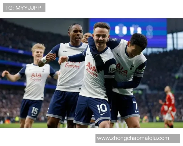 英媒报道高井幸大即将伤愈复出有望在12月迎来热刺首秀 英媒报道高井幸大即将伤愈复出有望在12月迎来热刺首秀