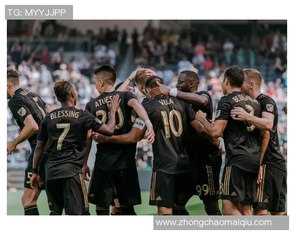 洛杉矶FC宣布续约38岁门将洛里至2026年并附加一年选择权